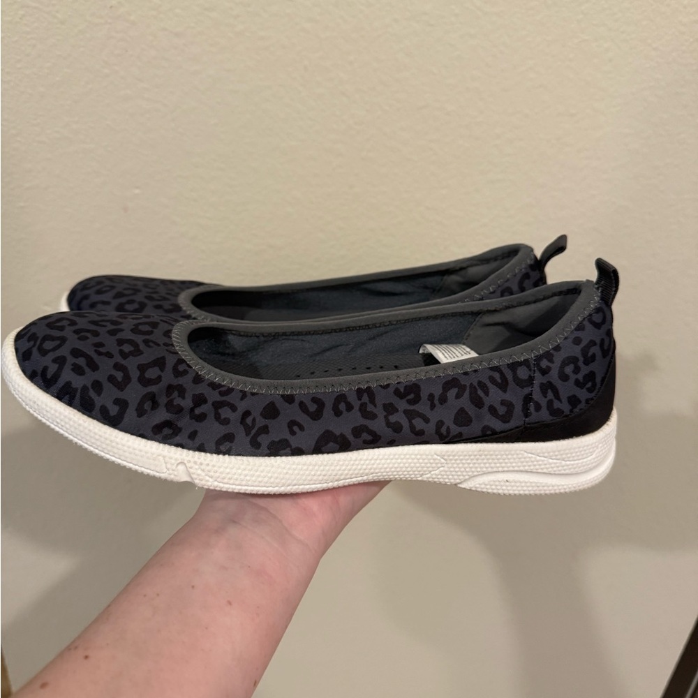 dearfoams Black Leopard Slip-On Ballet Flats with White Sole 10